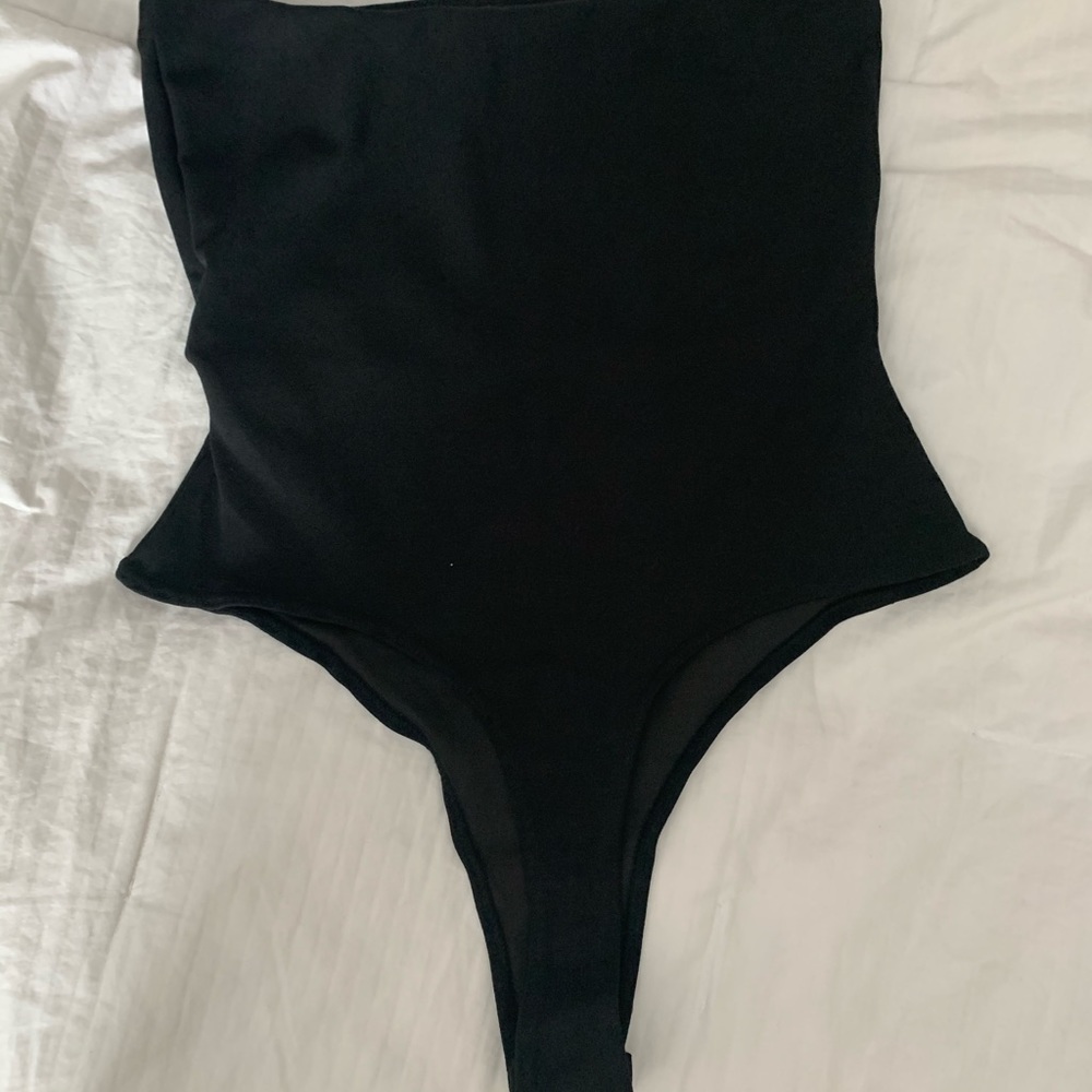Misguided strapless Bodysuit - Picture 3 of 6